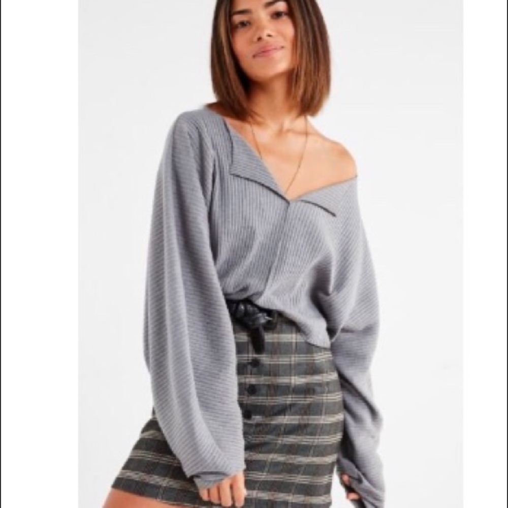 UO long sleeve crop top